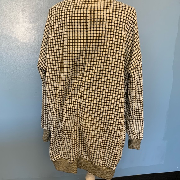 Brand new cardigan - Picture 2 of 2